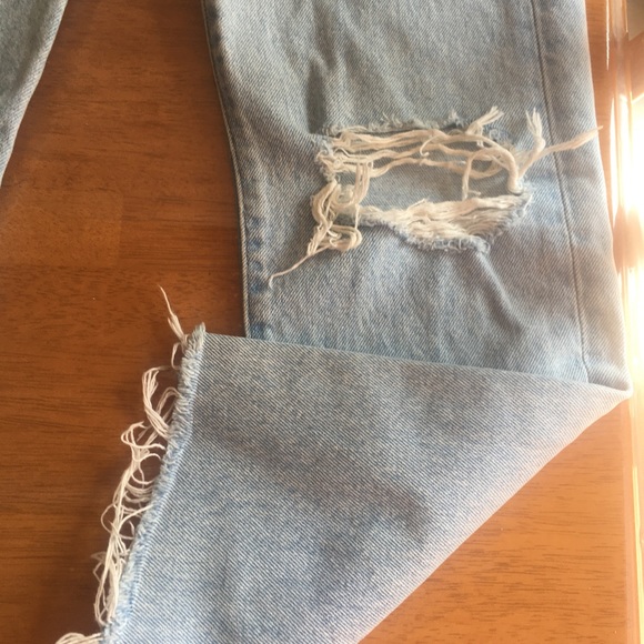 Ripped Levi Jeans (Light Blue) - Picture 2 of 7